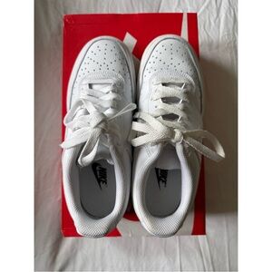Nike Court Vision Low women’s sneaker, size 6.5